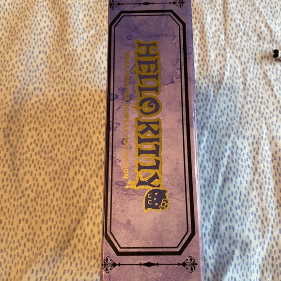 Hello kitty 2011 Halloween collectable set BNIB never opened - Picture 3 of 8